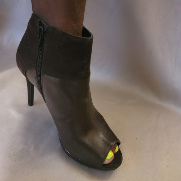 Nine West Ankle Bootie Size 6 - Picture 2 of 8